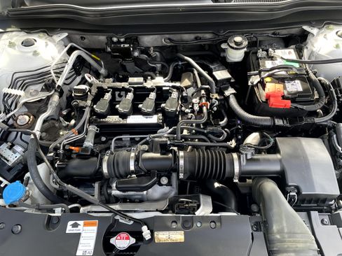 Used 2020 Honda Accord EX image 8
