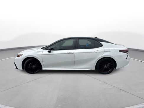 Used 2023 Toyota Camry XSE image 9