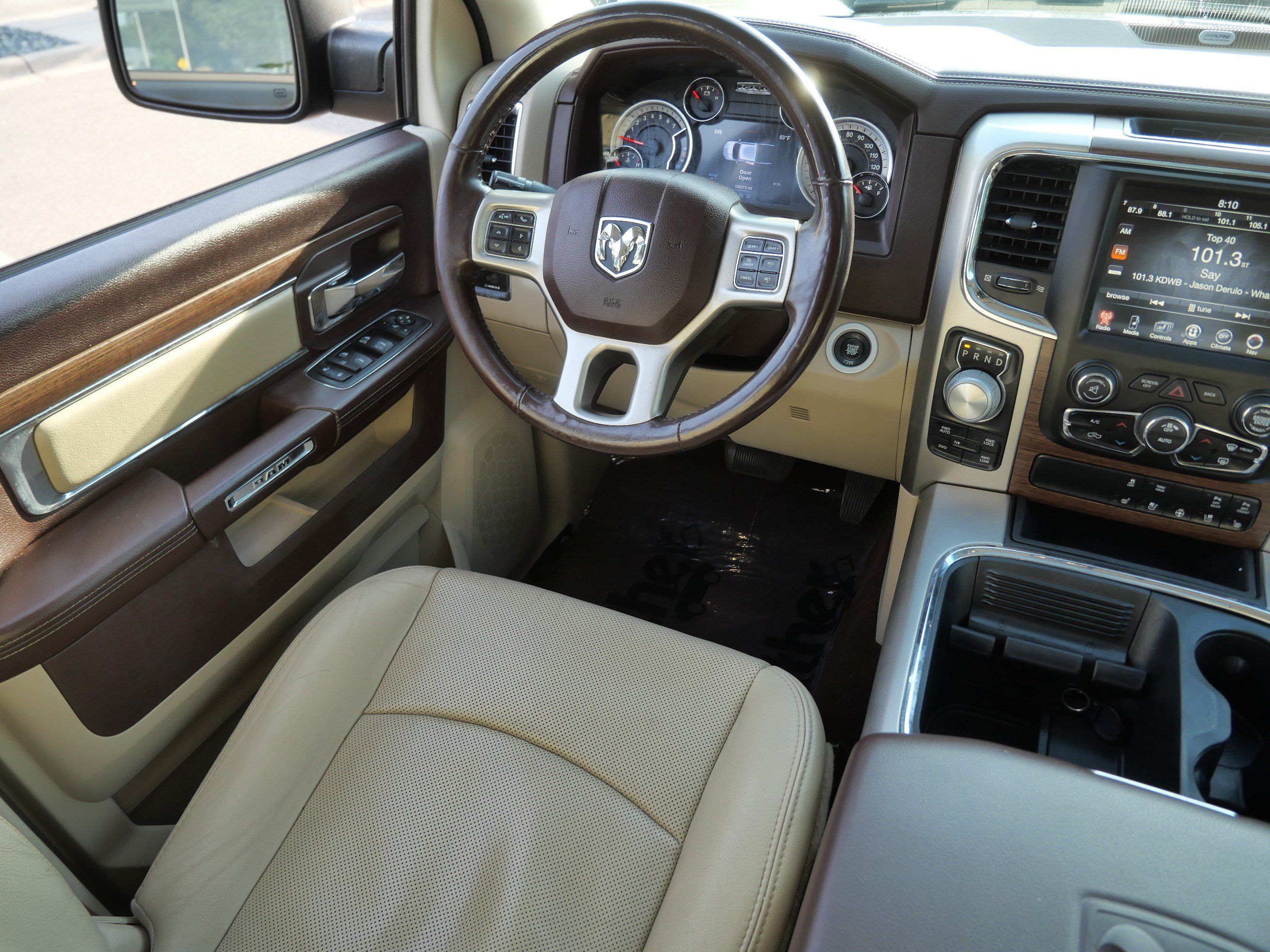 Used 2017 RAM 1500 Laramie w/ Convenience Group AWD/4WD image 9