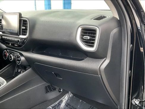Certified 2026 Hyundai Venue SE FWD image 18