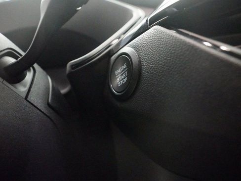 Used 2025 Ford Escape ST-Line image 30