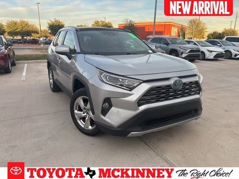 Used 2020 Toyota RAV4 Limited image 1