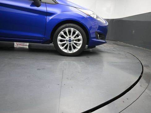 Used 2014 Ford Fiesta SE w/ Equipment Group 201A FWD image 11
