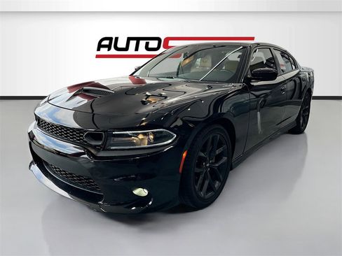 Used 2022 Dodge Charger R/T w/ Blacktop Package image 3