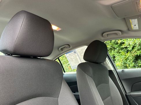 Used 2014 Chevrolet Cruze LT w/ Technology Package image 17