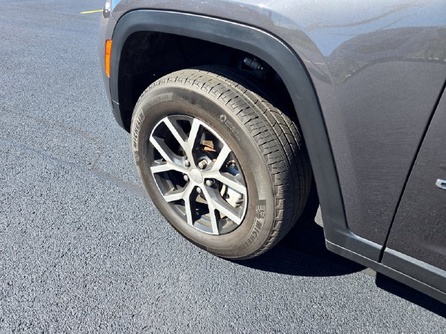 Used 2024 Jeep Grand Cherokee Limited AWD/4WD image 12