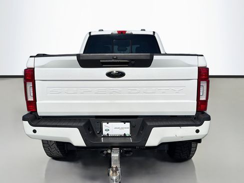 Used 2022 Ford F250 Lariat w/ Black Appearance Package image 4