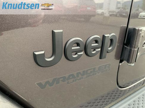 Used 2020 Jeep Wrangler Unlimited Sahara AWD/4WD image 9