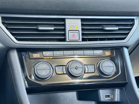 Used 2019 Volkswagen Jetta R-Line image 15