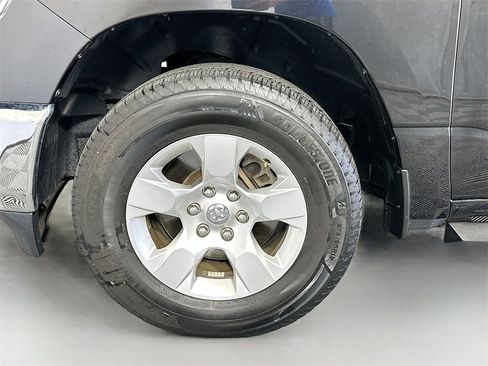 Used 2019 RAM 1500 Big Horn image 29