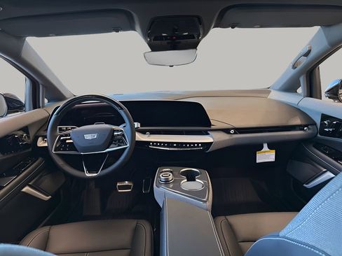 New 2026 Cadillac Optiq Luxury 1 image 19