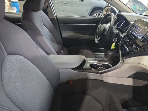 Used 2022 Toyota Camry LE FWD image 10