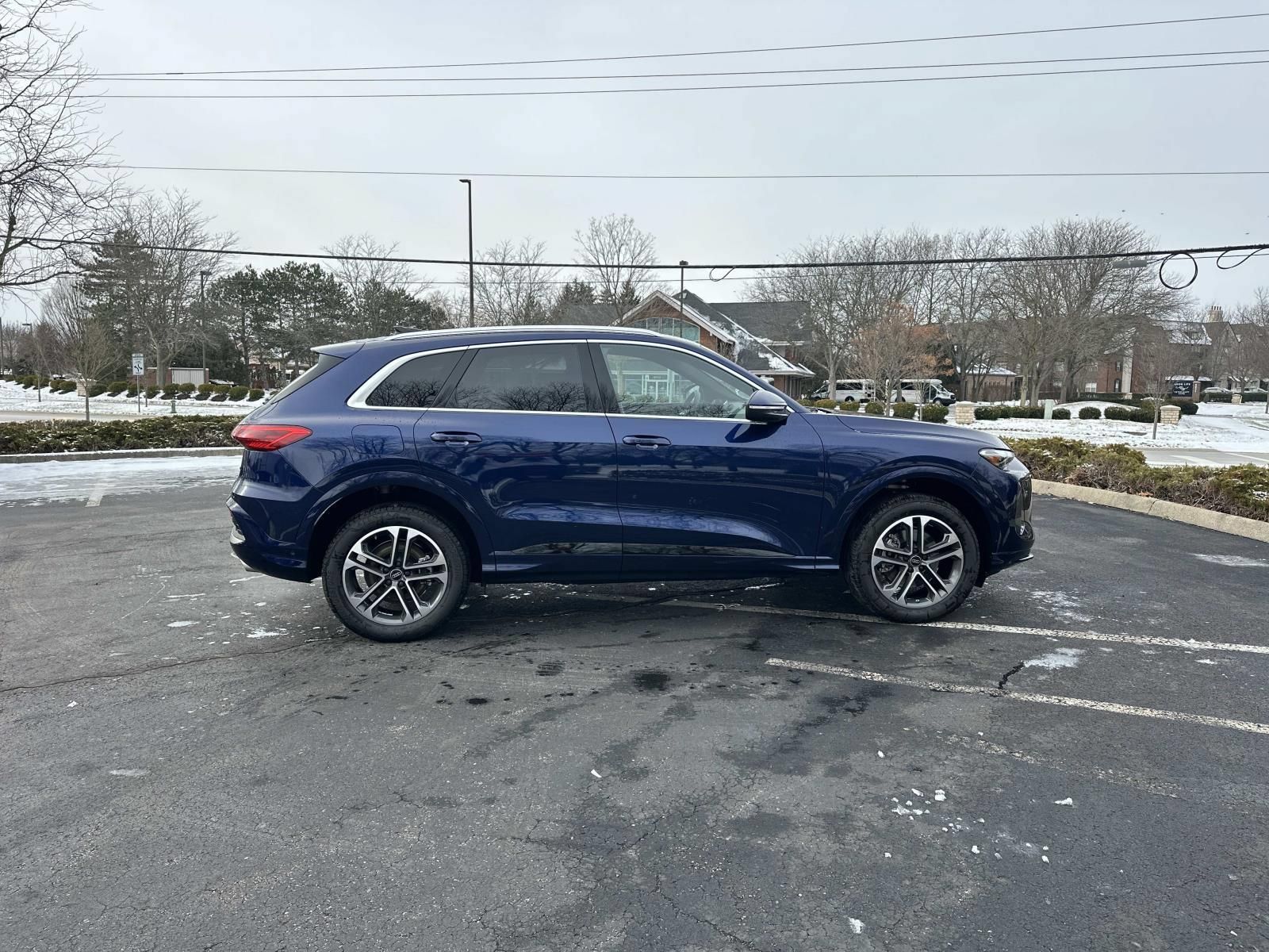 Used 2025 Audi Q5 Premium AWD/4WD image 8
