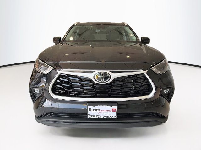 Certified 2026 Toyota Highlander XLE AWD/4WD image 2