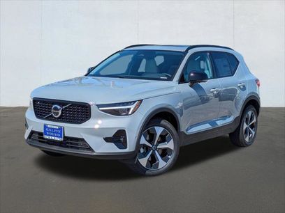New 2026 Volvo XC40 B5 Plus w/ Protection Package Premier