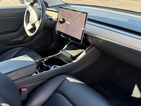 Used 2018 Tesla Model 3 Mid Range RWD image 14