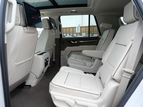 Used 2023 GMC Yukon Denali image 13