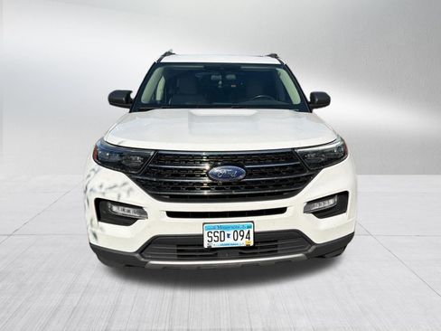 Used 2020 Ford Explorer XLT w/ Equipment Group 202A AWD/4WD image 2
