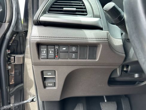 Used 2022 Honda Odyssey EX-L image 32