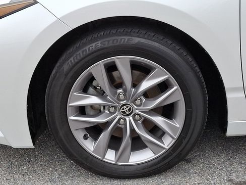 Used 2021 Toyota Avalon XLE image 8