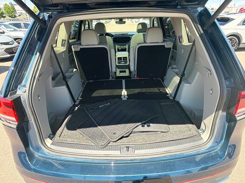 Used 2021 Volkswagen Atlas SEL AWD/4WD image 32