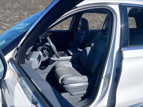 Used 2020 Lincoln Aviator Reserve w/ Equipment Group 202A image 22