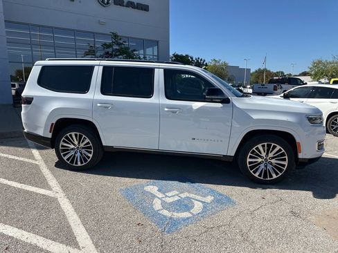 New 2025 Jeep Wagoneer Series II image 39
