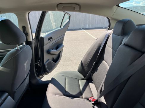 Used 2025 Nissan Altima 2.5 SV FWD image 40
