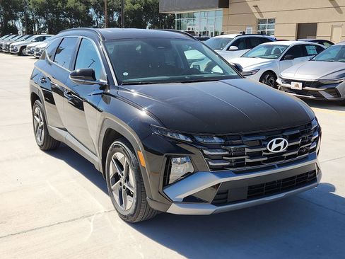 New 2025 Hyundai Tucson SEL FWD image 2