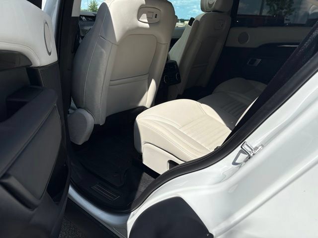 Certified 2025 Land Rover Discovery S AWD/4WD image 13
