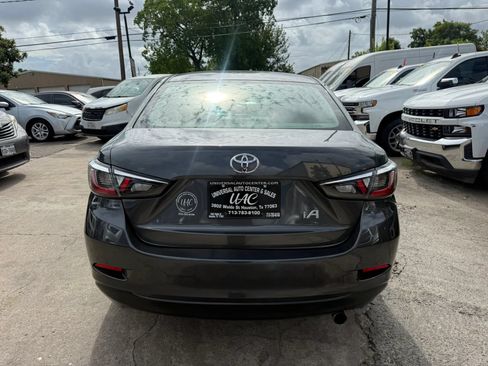 Used 2017 Toyota Yaris iA FWD image 6