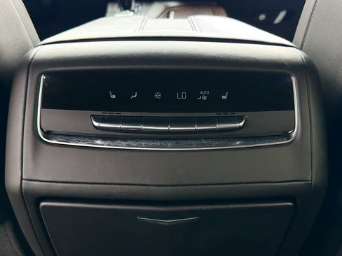 Used 2023 Cadillac Escalade Sport Platinum w/ Heavy-Duty Trailer Package AWD/4WD image 19