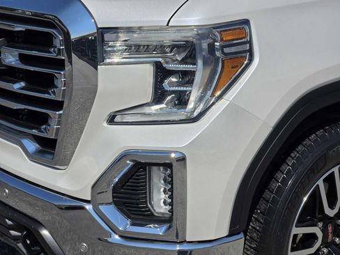 Used 2019 GMC Sierra 1500 SLT RWD image 9