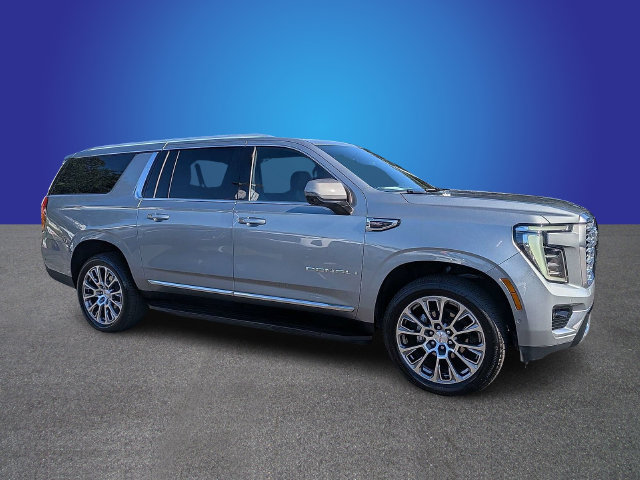 Used 2025 GMC Yukon XL Denali AWD/4WD image 7