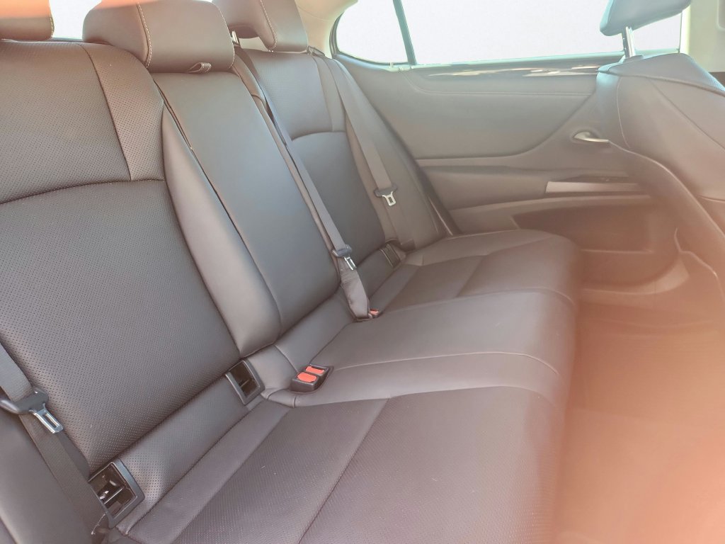 Used 2021 Lexus ES 300h w/ Premium Package FWD image 28