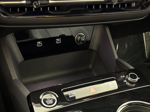 Certified 2025 Audi A6 e-tron Premium w/ Convenience Package RWD image 19