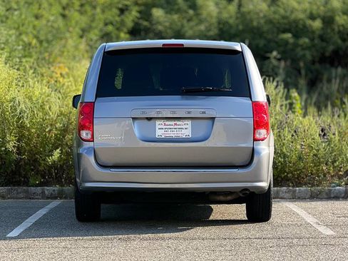 Used 2019 Dodge Grand Caravan SE image 7