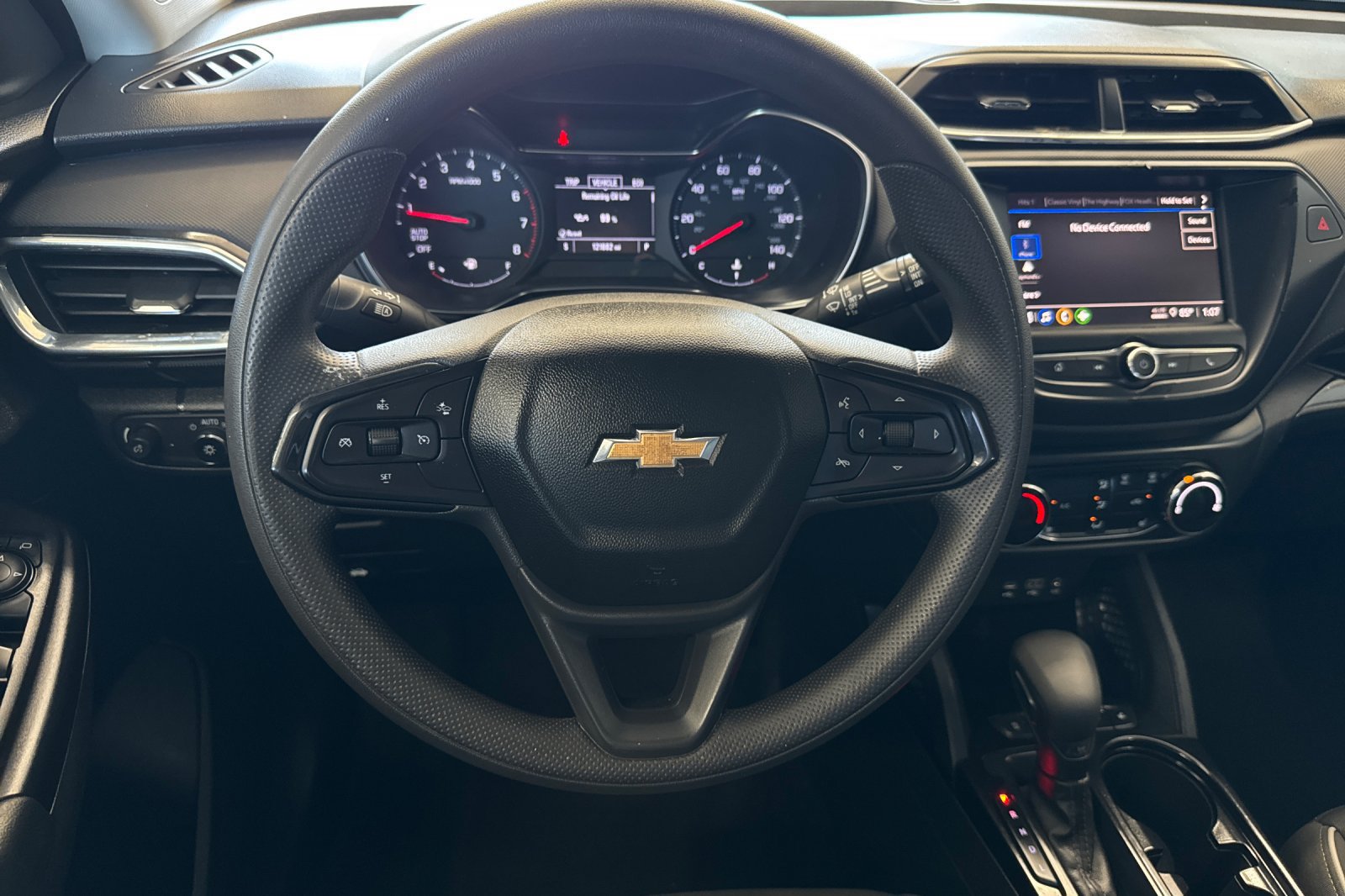 Used 2022 Chevrolet TrailBlazer LT w/ Confidence II Package FWD image 14
