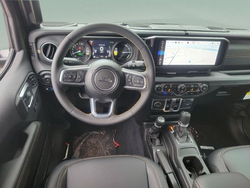 New 2024 Jeep Wrangler Sahara w/ Technology Group AWD/4WD image 6