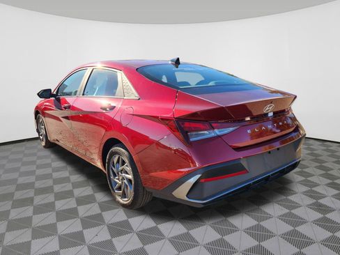 Certified 2024 Hyundai Elantra SEL image 3