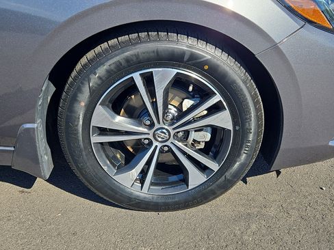 Used 2020 Nissan Sentra SV FWD image 8