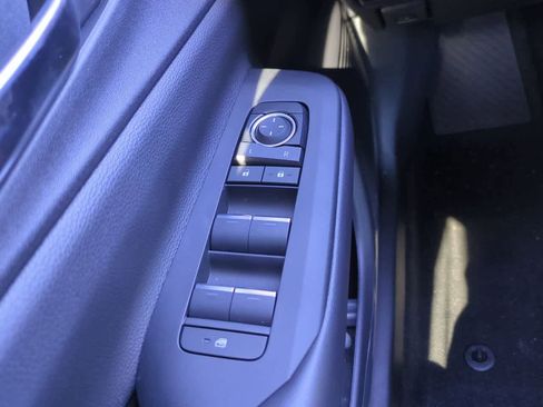 New 2026 Toyota Prius Plug-In Hybrid FWD image 23