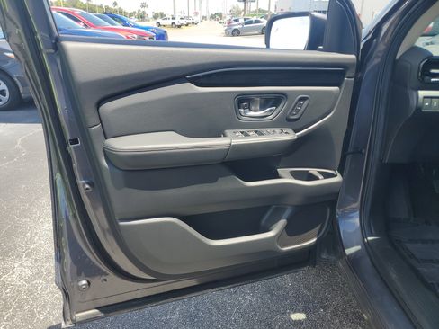 Used 2025 Honda Pilot EX-L image 23