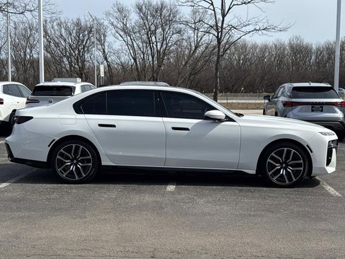 Certified 2024 BMW i7 xDrive60 w/ Executive Package image 4