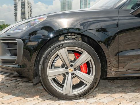 Used 2022 Porsche Macan GTS AWD/4WD image 18