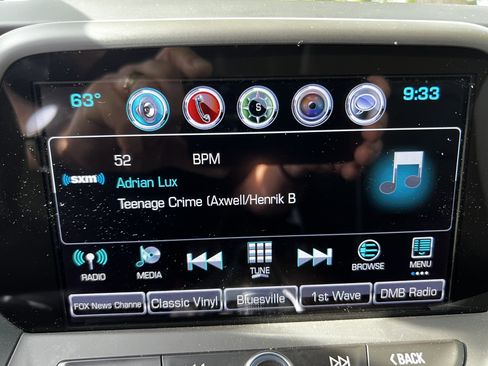 Used 2018 Chevrolet Camaro LT image 25