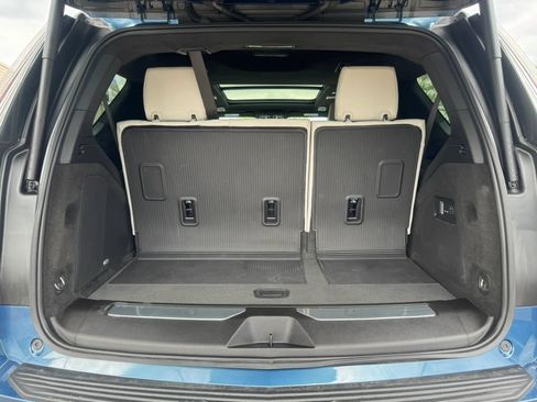 Used 2025 Cadillac Escalade Sport Platinum w/ LPO, Floor Liner Package AWD/4WD image 28