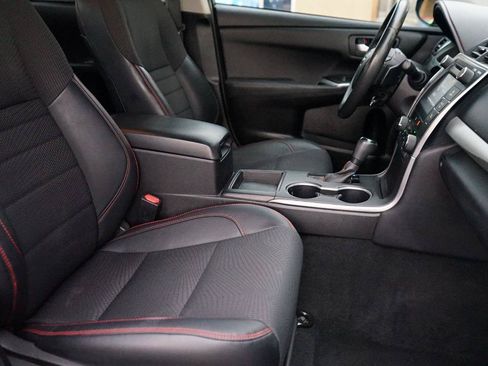 Used 2016 Toyota Camry SE w/ Protection Package (Q2) FWD image 18