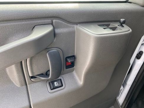 Used 2024 GMC Savana 2500 Extended w/ Driver Convenience Package image 14