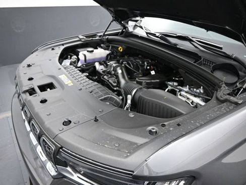 New 2025 Jeep Grand Cherokee Laredo X w/ Luxury Tech Group I image 40